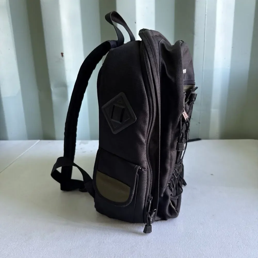 Canon Deluxe Backpack Padded Adjustable Strap Nylon Black/Green 15.5” X 12 “ X 7